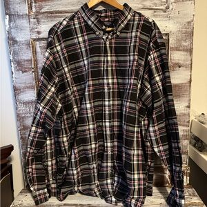 Roundtree & Yorke Black and Red Plaid Button Down Shirt